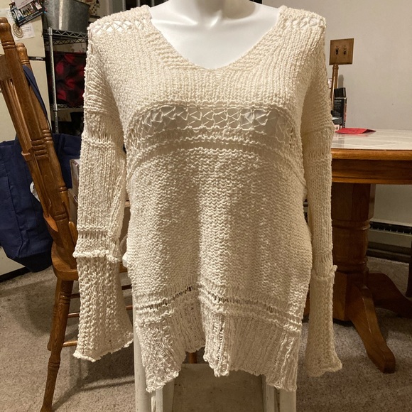Free People Sweaters - Free People Winter White Flowing V Neck Sweater, Size Medium